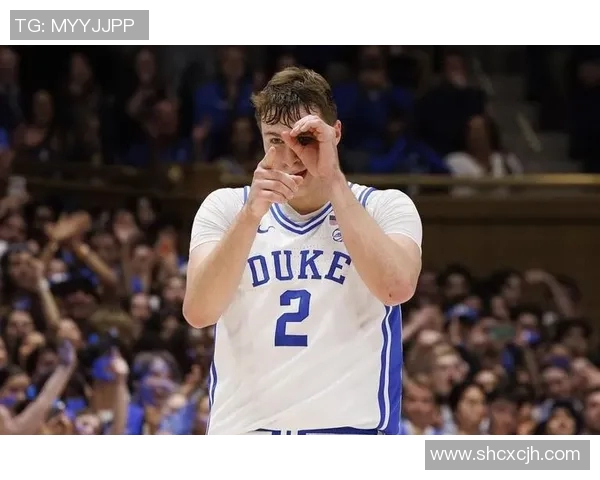 基德拿到独行侠执教生涯第200胜，弗拉格赠送他比赛用球